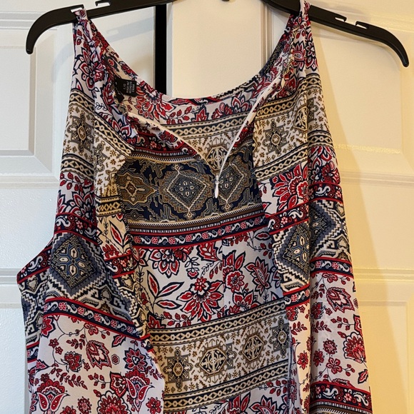 Floral Patterned Tank Top - Picture 2 of 2